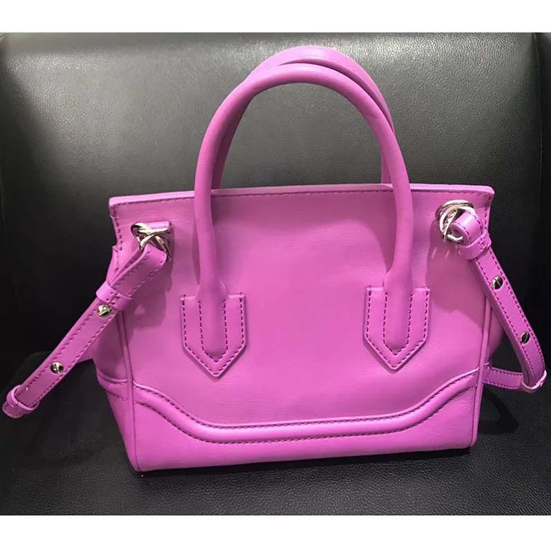 Versace Palazzo Empire Medium Bag in Calf Leather in Pink Versace Palazzo Empire Medium Bag in Calf Leather in Pink