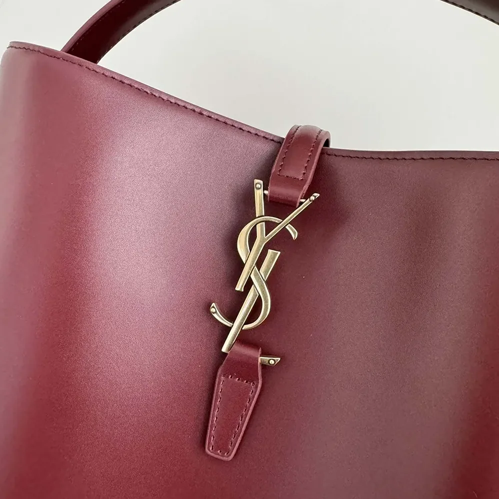 Saint Laurent YSL Le 37 in Shiny Leather for Women in Maroon