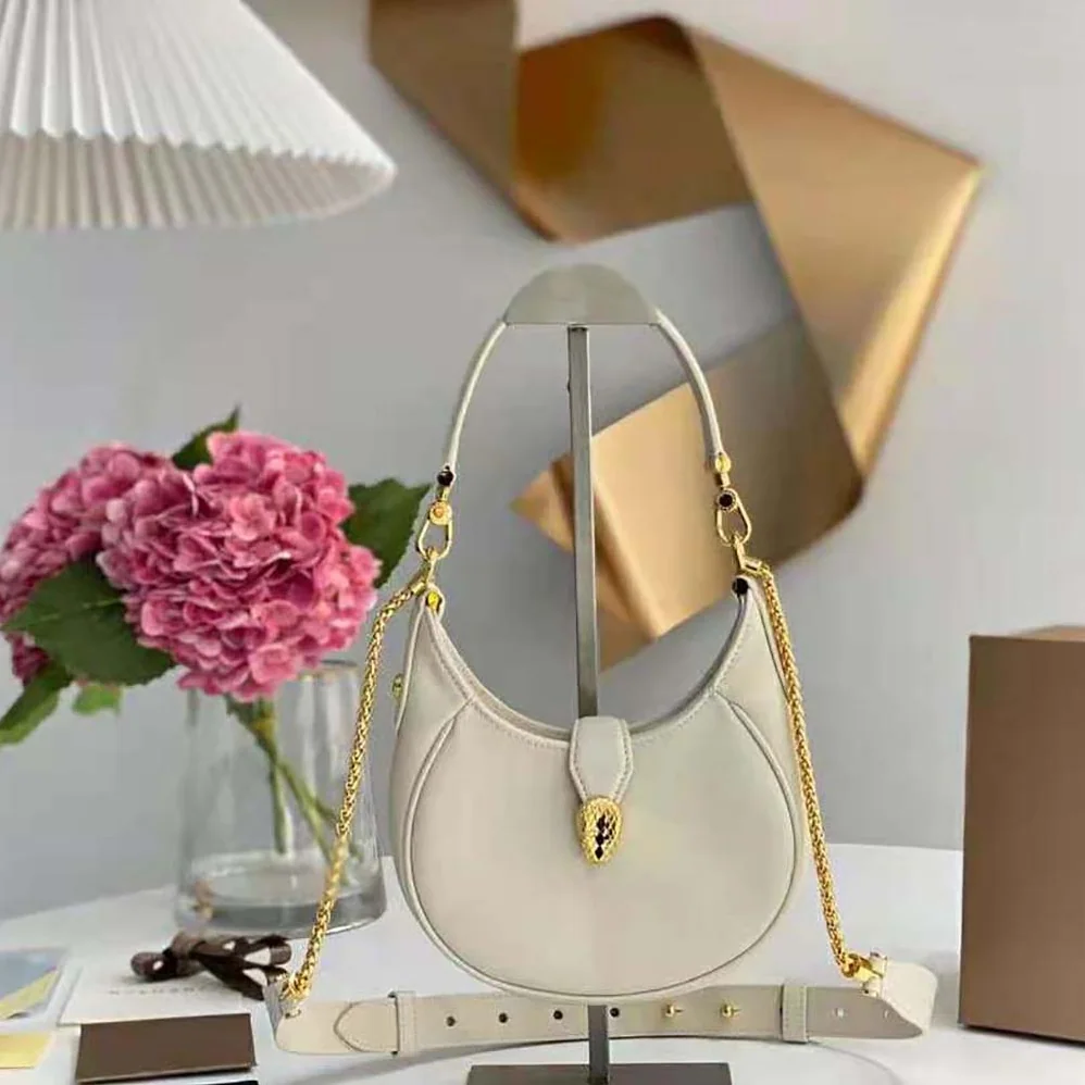 Bvlgari Serpenti Ellipse Crossbody Bag in Calf Leather for Women in White Bvlgari Serpenti Ellipse Crossbody Bag in Calf Leather for Women in White
