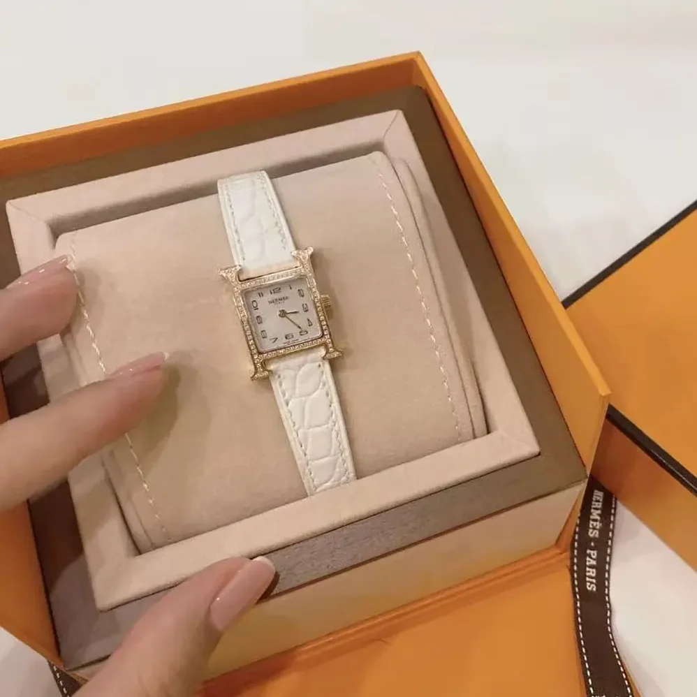 Hermes Heure H Watch Mini Model 21 mm for Women in Rose Gold Hermes Heure H Watch Mini Model 21 mm for Women in Rose Gold