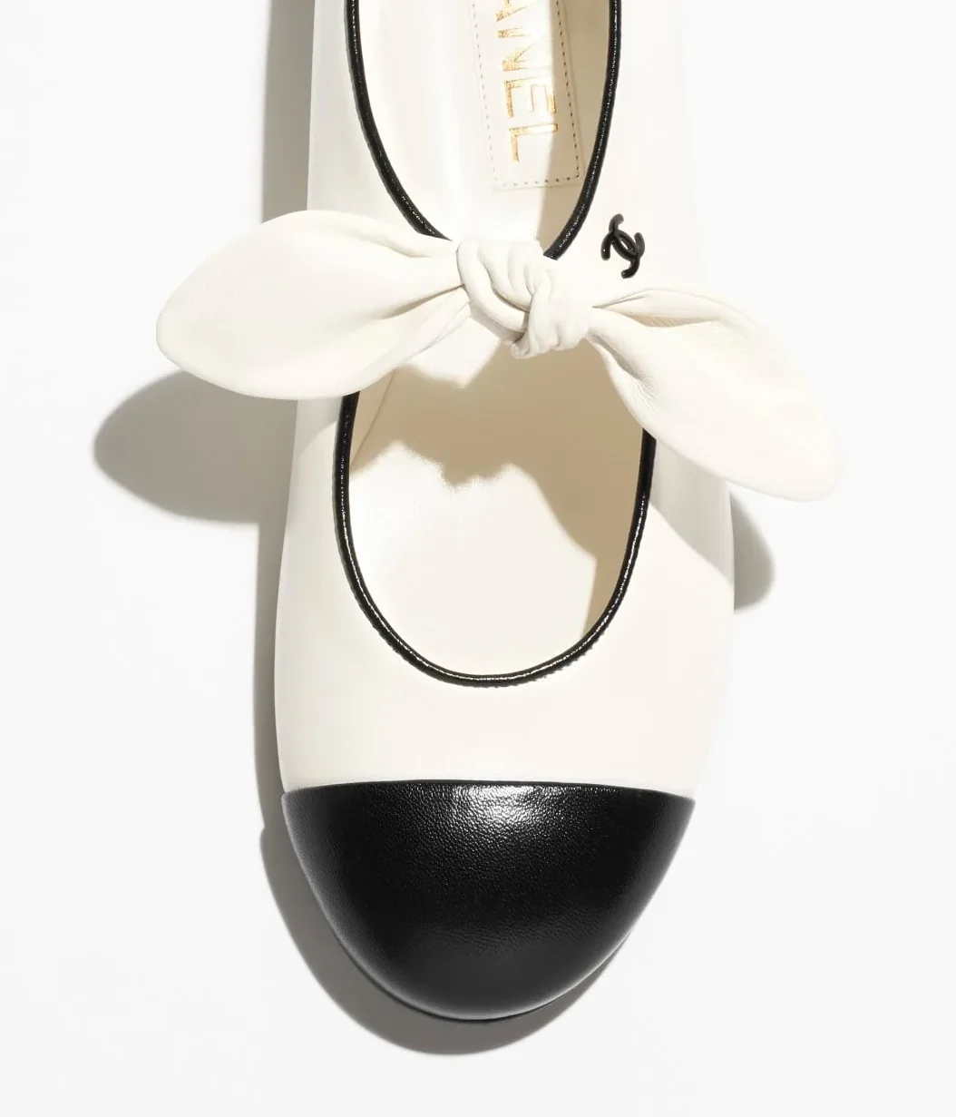 Chanel Mary Janes White/Black - in NABTK