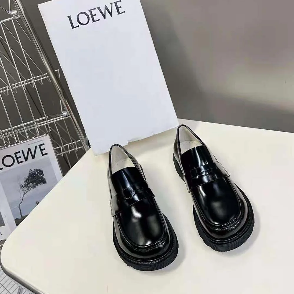 Loewe Blaze Loafer in Bicolour Brushed for Women in off Calfskin Loewe Blaze Loafer in Bicolour Brushed for Women in off Calfskin