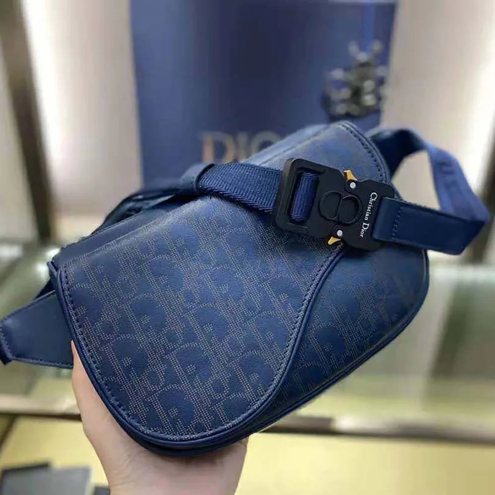 Dior World Tour Saddle Belt Bag Dior Oblique Galaxy Leather for Men in Navy Dior World Tour Saddle Belt Bag Dior Oblique Galaxy Leather for Men in Navy