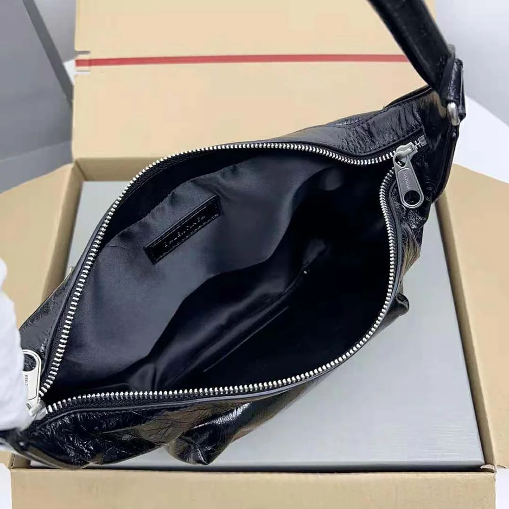Balenciaga Raver Medium Bag With Handle in Black for Women Balenciaga Raver Medium Bag With Handle in Black for Women