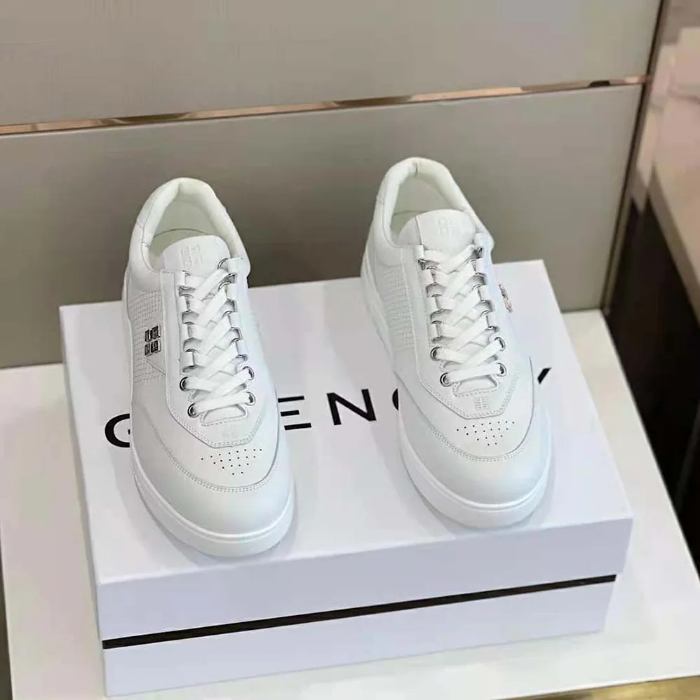 Givenchy G4 Sneakers in Leather for Men in White Givenchy G4 Sneakers in Leather for Men in White