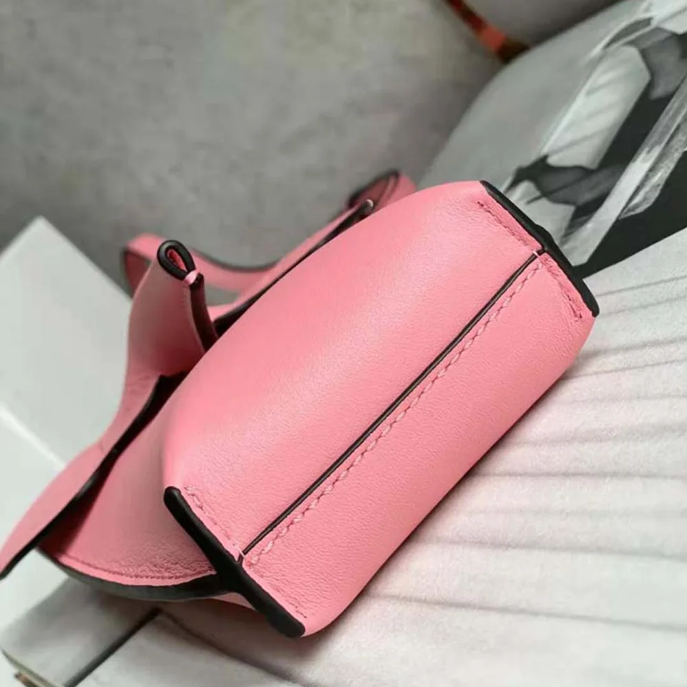 Loewe Elephant Pocket in Classic Calfskin for Women in Pink Loewe Elephant Pocket in Classic Calfskin for Women in Pink