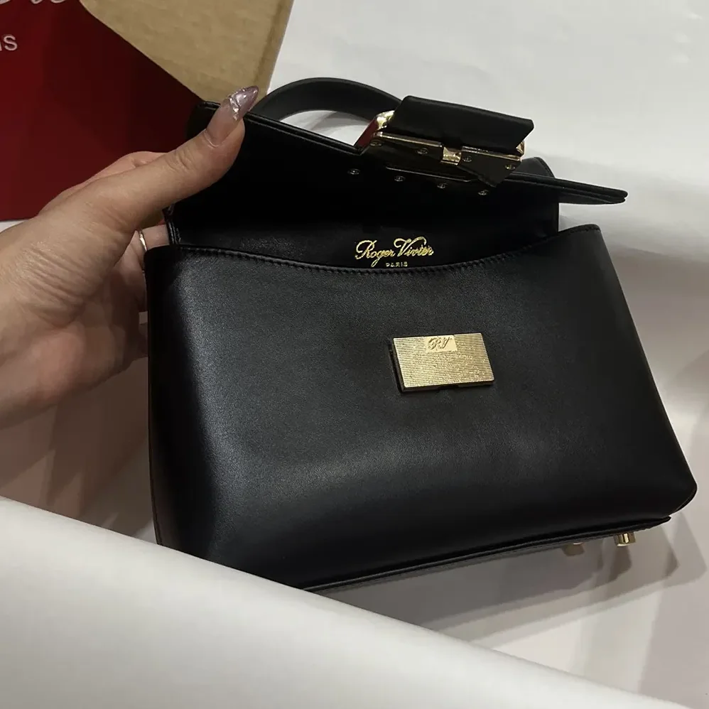 Roger Vivier Viv' Cabas Bag in Leather for Women in Black Roger Vivier Viv' Cabas Bag in Leather for Women in Black