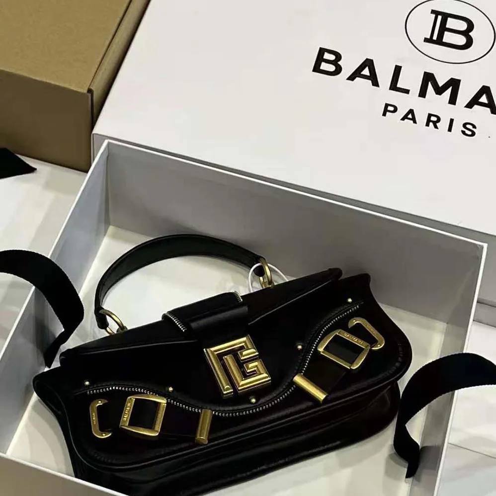 Balmain Blaze Clutch Bag in Smooth Leather for Women in Black Balmain Blaze Clutch Bag in Smooth Leather for Women in Black