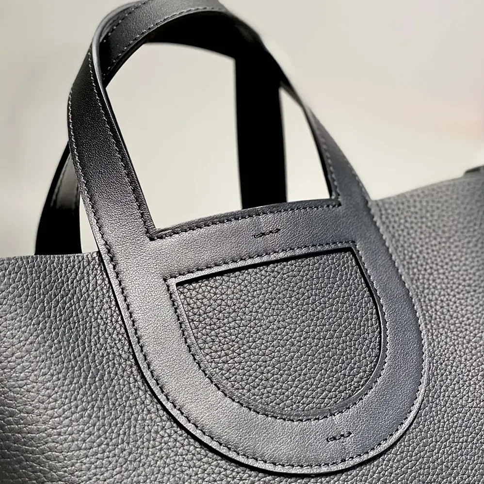 Hermes In the Loop 18 Handbag Clemence Leather for Women in Black/Silver Hermes In the Loop 18 Handbag Clemence Leather for Women in Black/Silver
