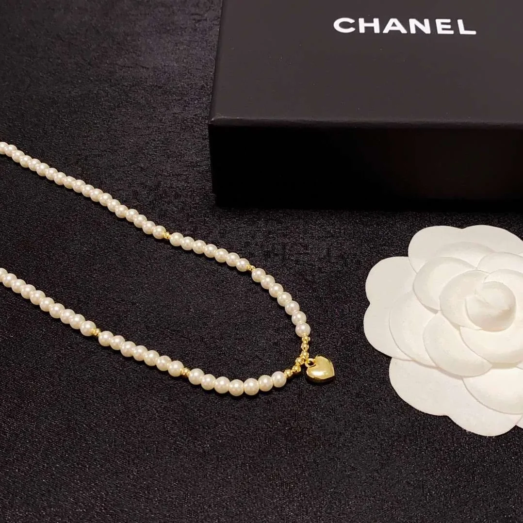 Chanel Heart Pearl Necklace White Chanel Heart Pearl Necklace White