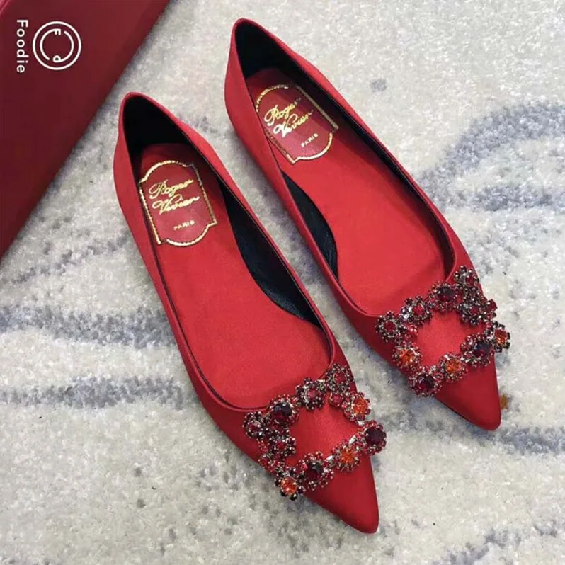Roger Vivier Flower Strass Buckle Ballerinas Silk Satin 5mm Heel for Women Roger Vivier Flower Strass Buckle Ballerinas Silk Satin 5mm Heel for Women