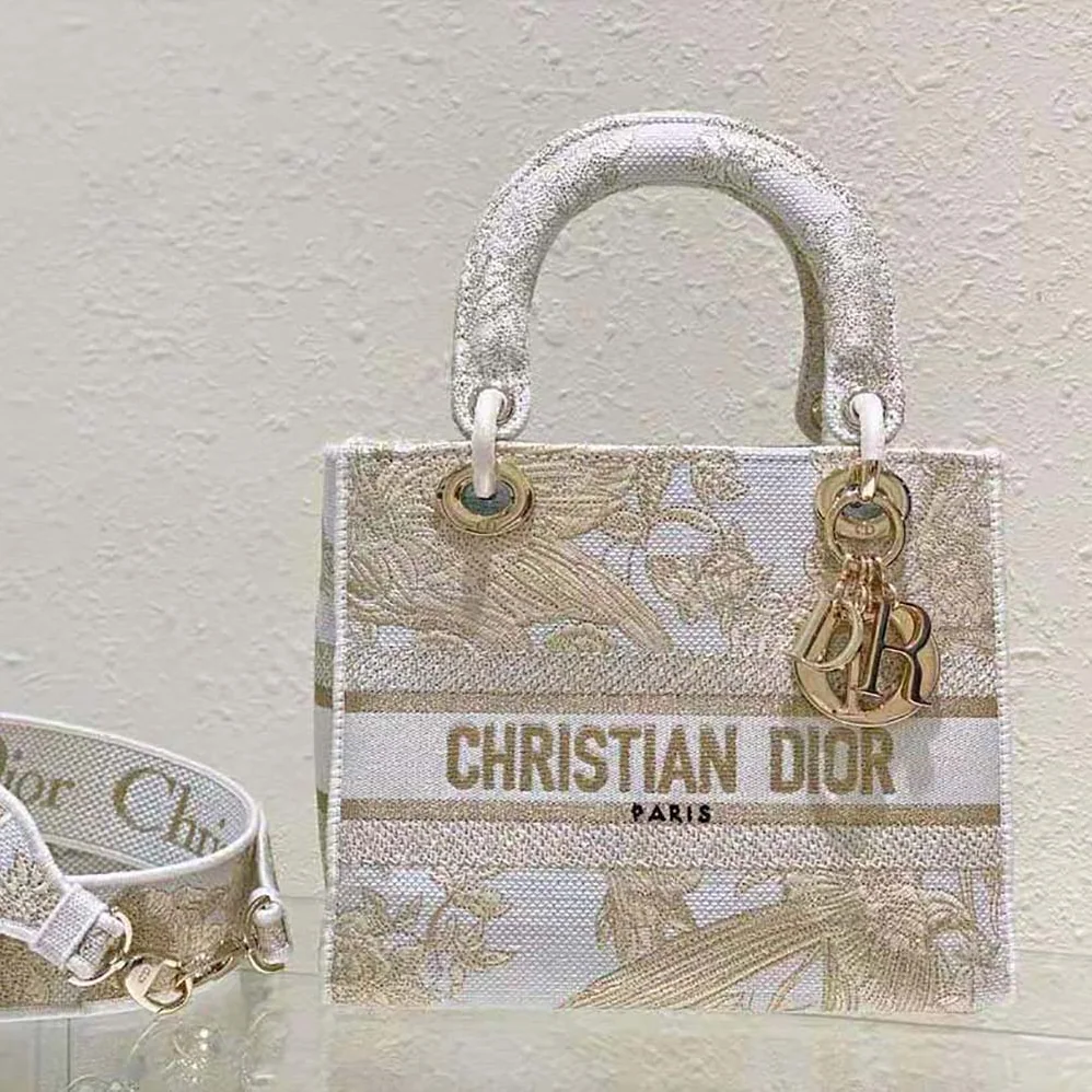 Dior Medium Lady D-lite Bag Dior Jardin D'Hiver Embroidery with Gold for Women in Tone Metallic Thread Dior Medium Lady D-lite Bag Dior Jardin D'Hiver Embroidery with Gold for Women in Tone Metallic Thread