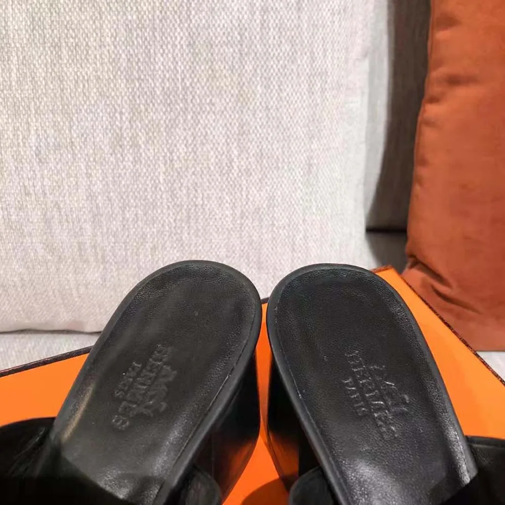 Hermes Camilla Mule High Heel Mule in Calfskin for Women in Black