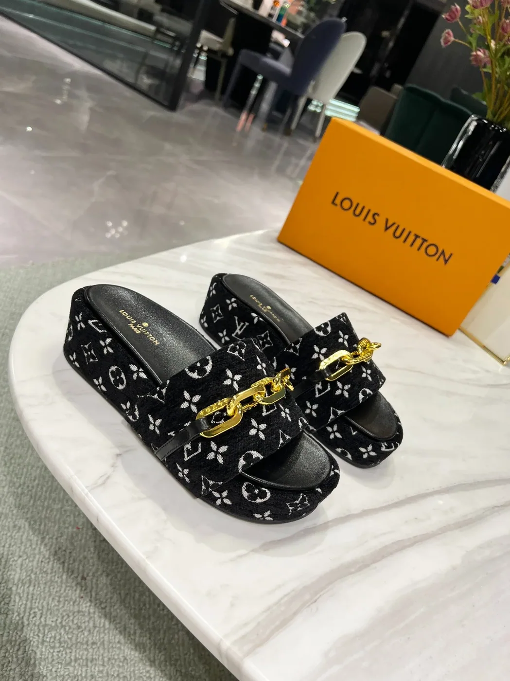 Louis Vuitton Jumbo Flatform Mule Black Louis Vuitton Jumbo Flatform Mule Black