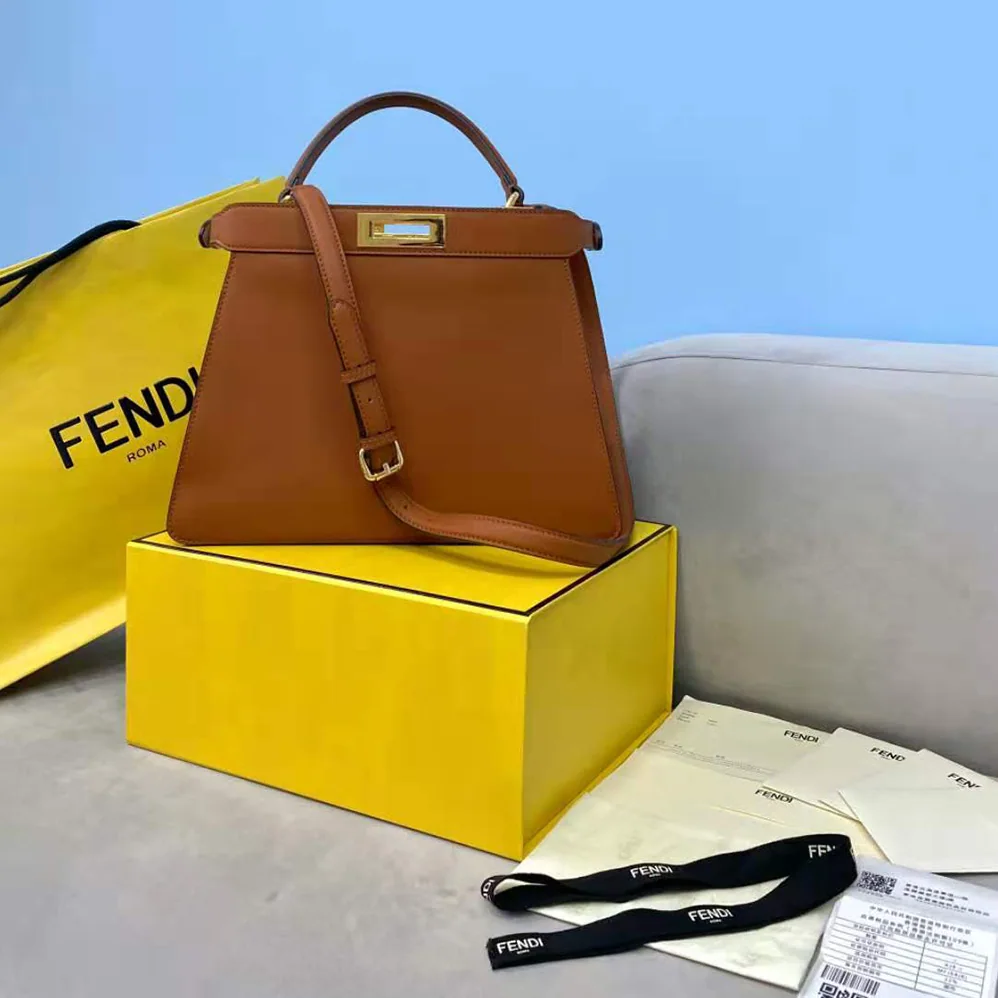 Fendi Peekaboo Iseeu Medium Leather Bag for Women in Brown