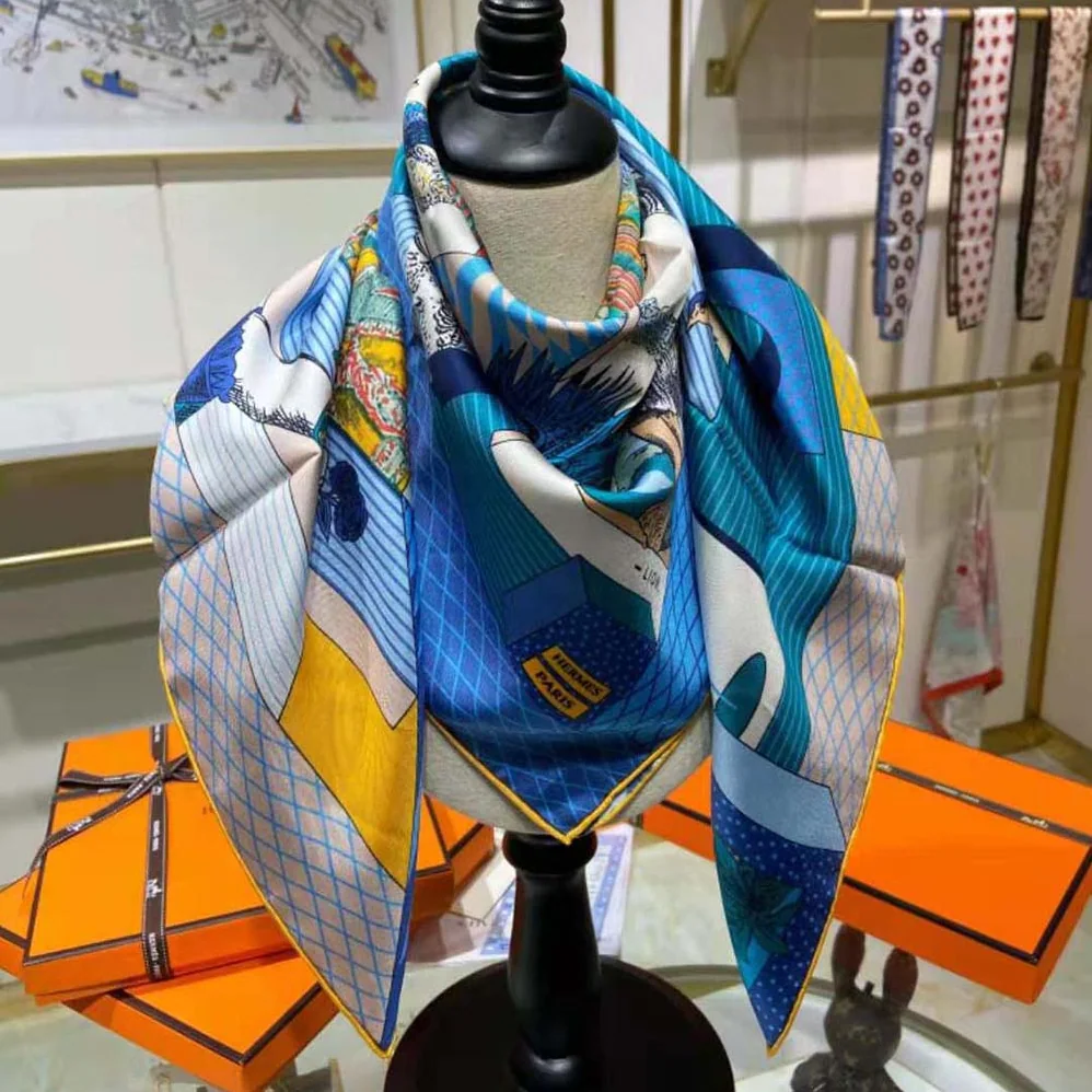 Hermes Grand Theatre Nouveau Scarf 90 in Silk Twill for Women in Navy Hermes Grand Theatre Nouveau Scarf 90 in Silk Twill for Women in Navy
