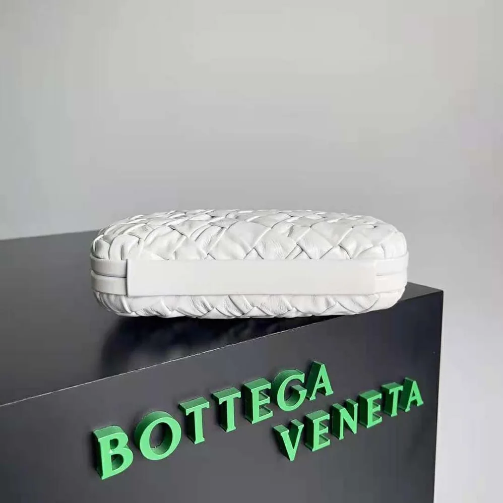 Bottega Veneta Knot Foulard Intreccio Leather Minaudiere for Women in White Bottega Veneta Knot Foulard Intreccio Leather Minaudiere for Women in White