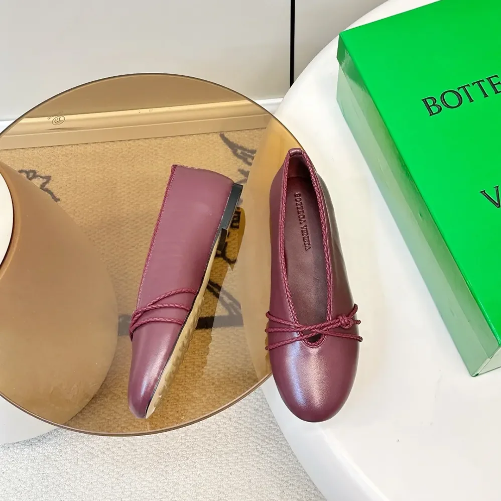 Bottega Veneta Rosa Mary-Jane Ballerina for Women in Deep Mahogany Bottega Veneta Rosa Mary-Jane Ballerina for Women in Deep Mahogany