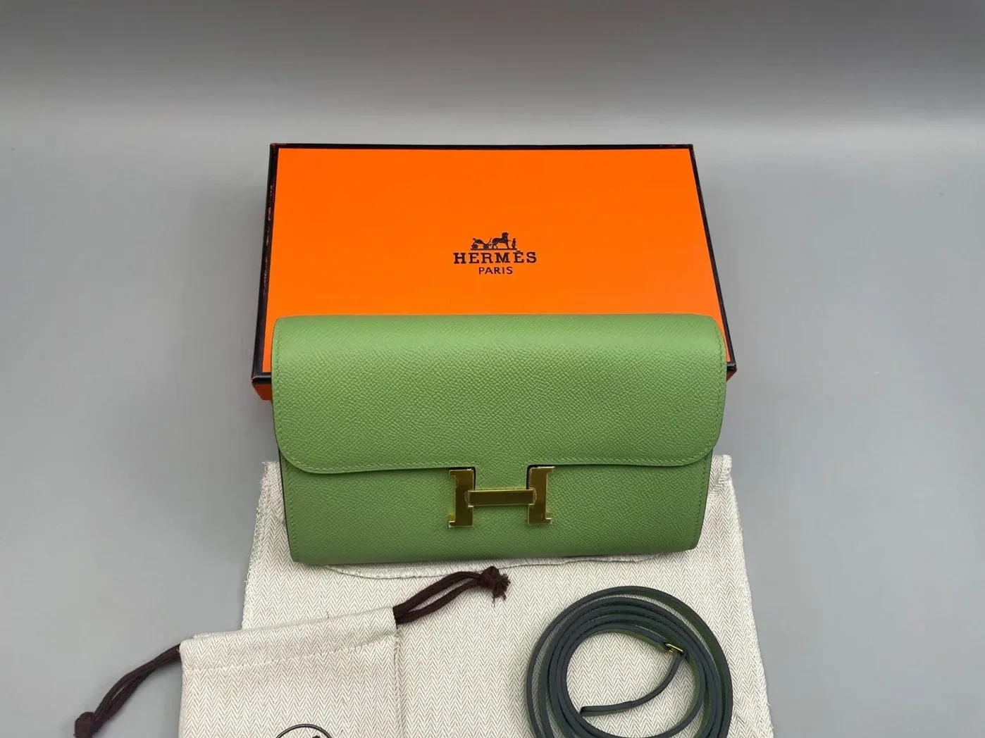 Hermes Constance Long Togo Wallet Green, Gold Toned Hardware Bag Hermes Constance Long Togo Wallet Green, Gold Toned Hardware Bag