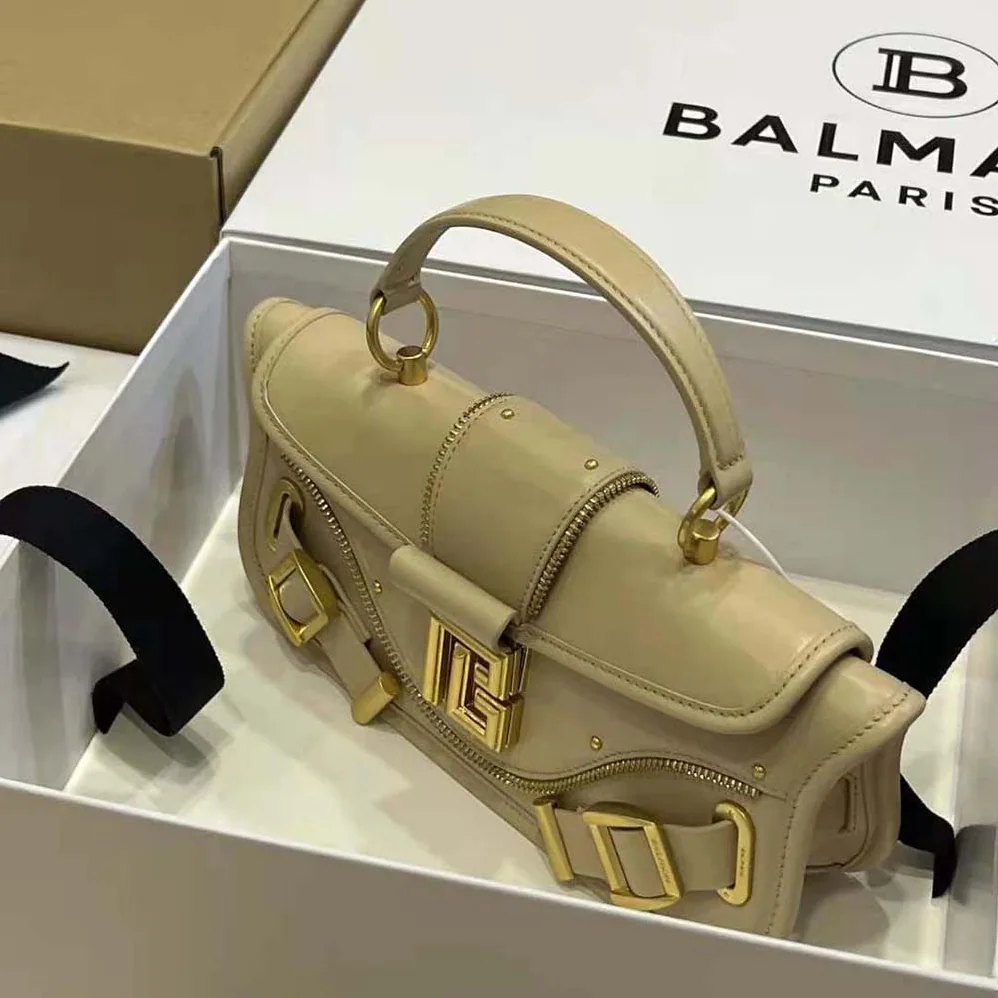 Balmain Blaze Clutch Bag in Smooth Leather for Women in Beige Balmain Blaze Clutch Bag in Smooth Leather for Women in Beige