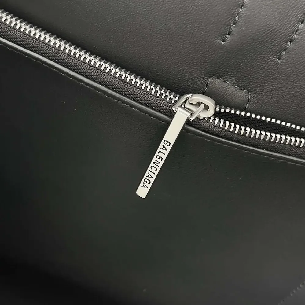 Balenciaga Bel Air XL Carry All Bag in Black Smooth Calfskin for Women in Silver Balenciaga Bel Air XL Carry All Bag in Black Smooth Calfskin for Women in Silver