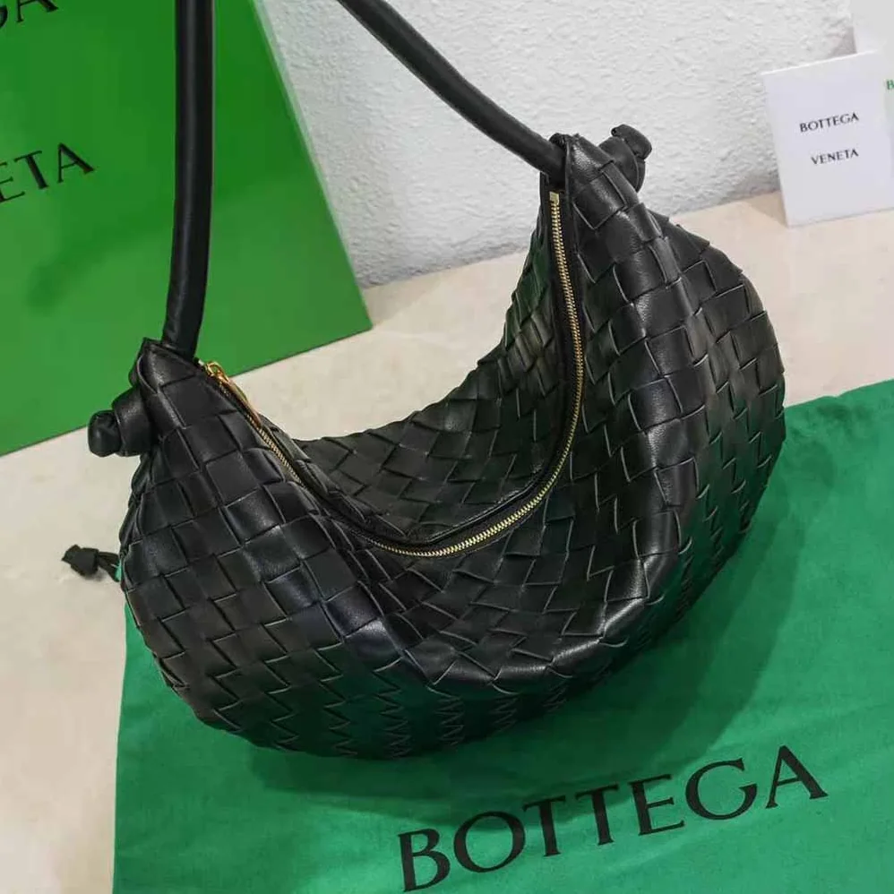 Bottega Veneta Turn Medium Intrecciato Leather Pouch with Adjustable Strap for Women in Black