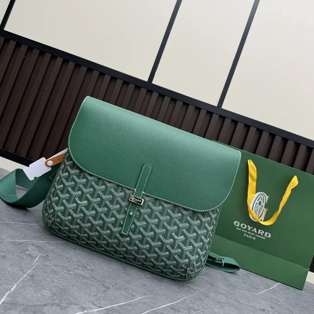 Goyard Coursier Messenger Bag for Unisex in Green