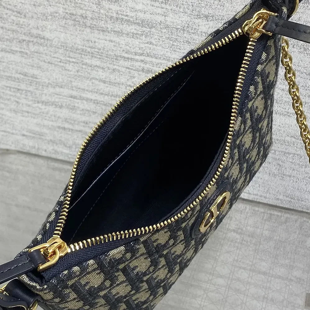 Dior 30 Montaigne Diorling Mini Bag with Chain Blue Dior Oblique Jacquard for Women Dior 30 Montaigne Diorling Mini Bag with Chain Blue Dior Oblique Jacquard for Women