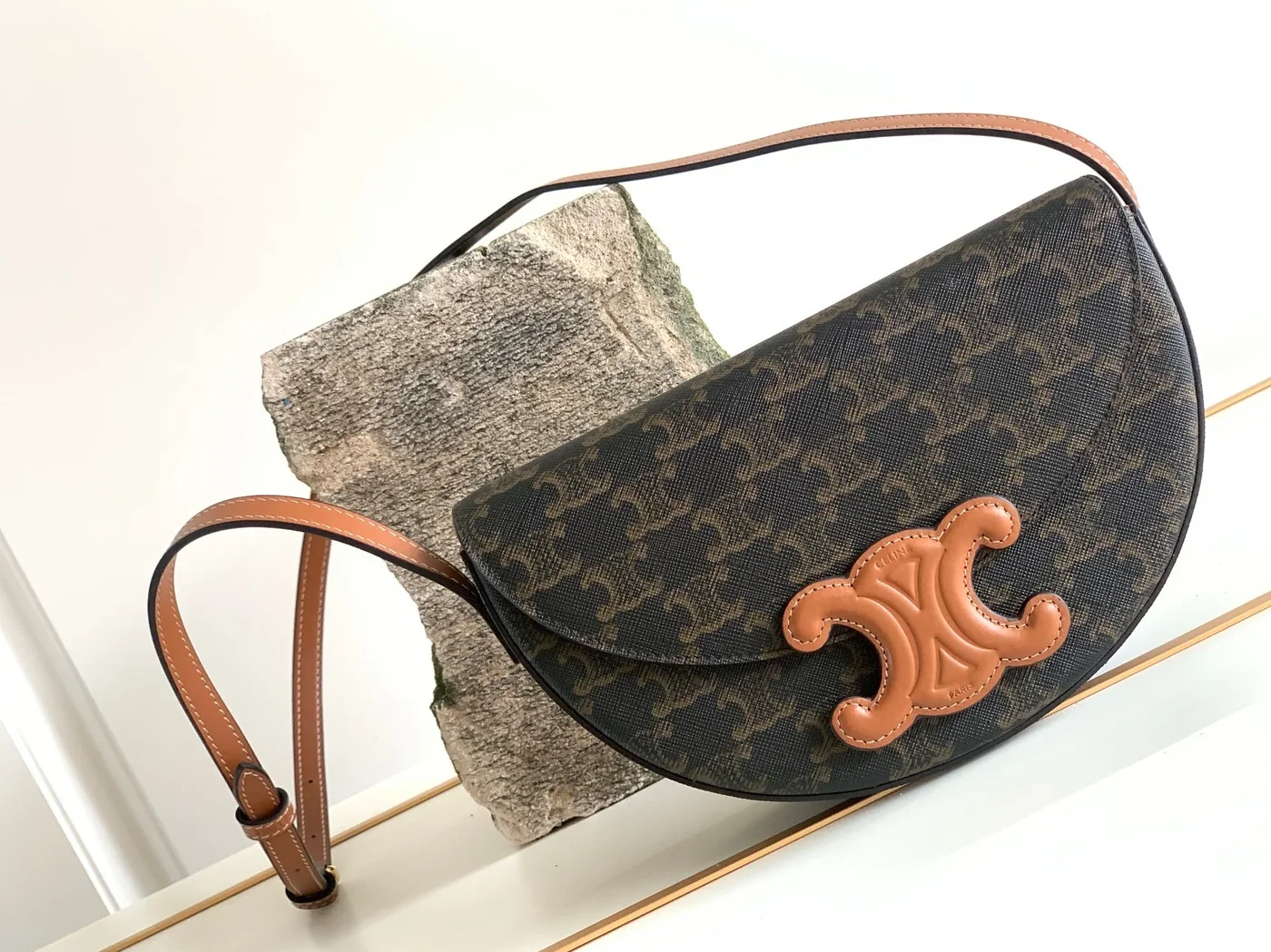 Celine Bucket In Trimophe Canvas Brown /