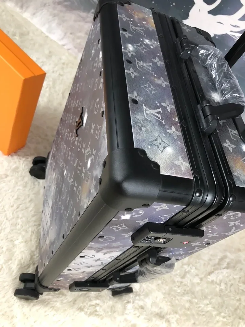 Louis Vuitton Rolling Trunk Grey /
