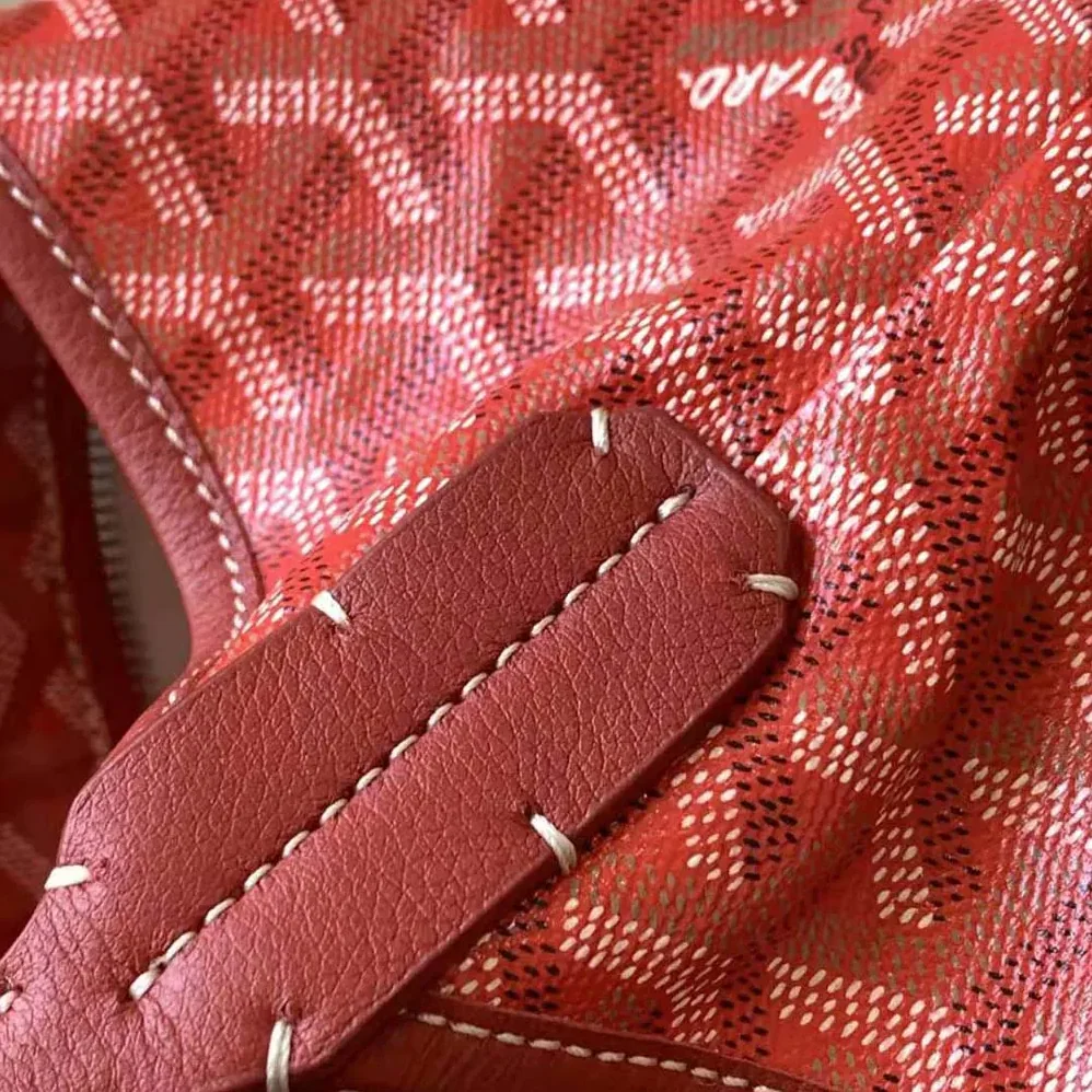 Goyard Bohème Hobo Bag for Unisex in Red
