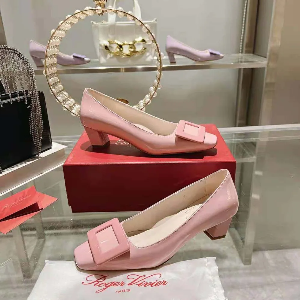 Roger Vivier Patent Leather Belle Vivier Pumps for Women in Pink Roger Vivier Patent Leather Belle Vivier Pumps for Women in Pink