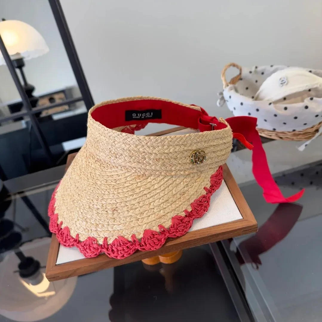 Gucci Crochet-Trimmed Visor Beige/ Red Straw Gucci Crochet-Trimmed Visor Beige/ Red Straw