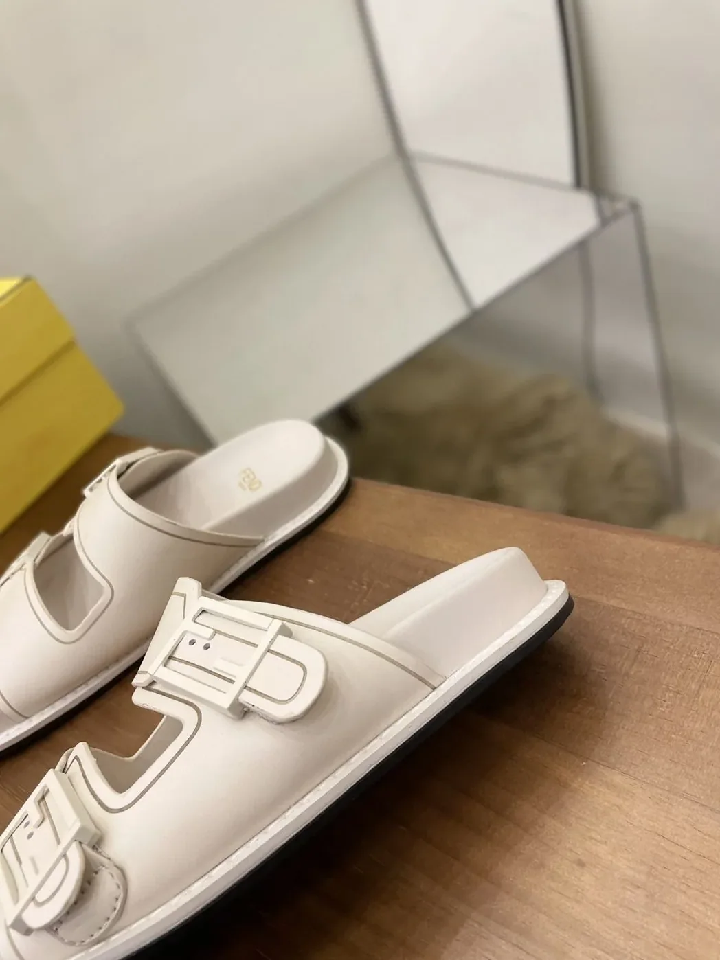 Fendi Feel Slides White