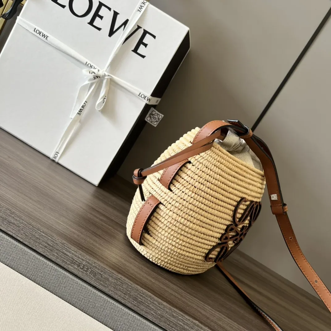 Loewe Beehive Basket Bag Beige/Brown / A223Z48X03 Loewe Beehive Basket Bag Beige/Brown / A223Z48X03