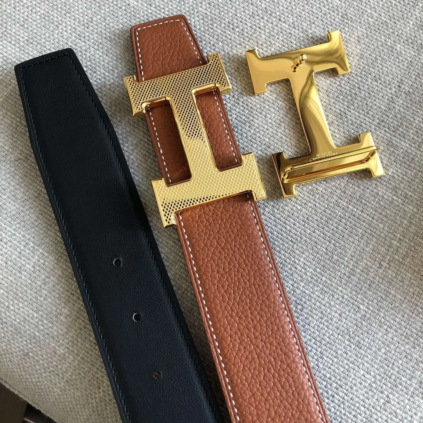 Hermes H Guillochee Belt Buckle And Reversible Leather Strap Noir in Gold