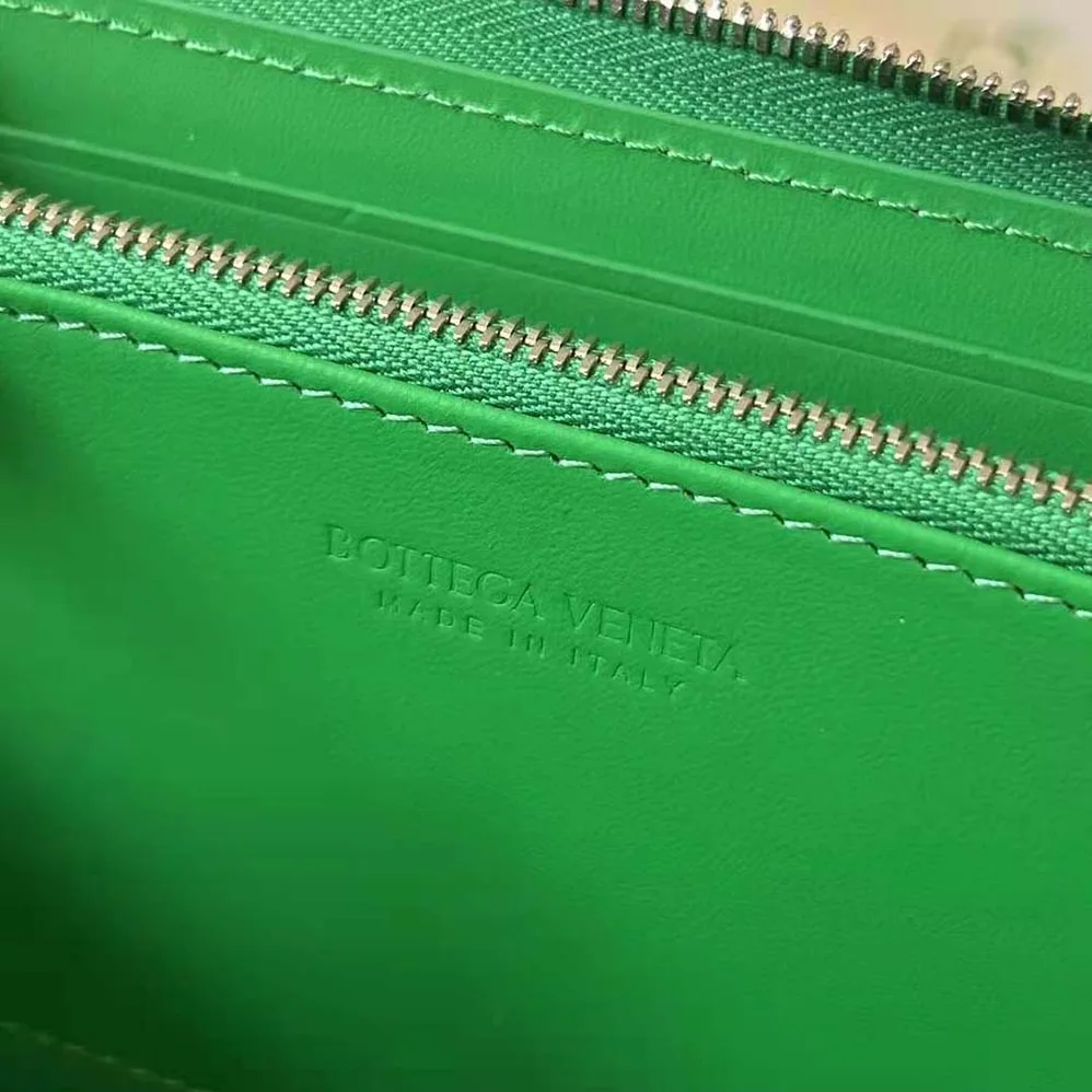 Bottega Veneta Long Intrecciato Wallet for Unisex in Green
