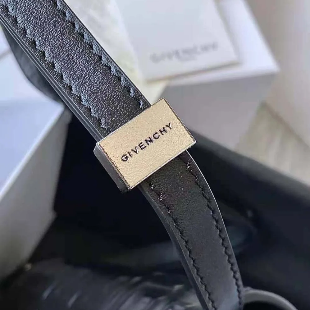 Givenchy Small 4g Bag in 4g Patent Leather for Women in Black