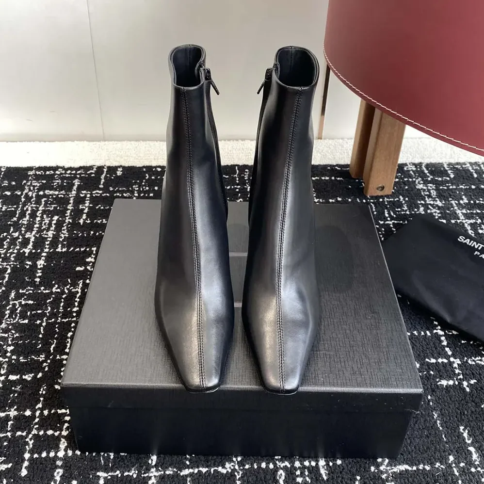 Saint Laurent YSL Jill Booties In Smooth Leather for Women in Black Saint Laurent YSL Jill Booties In Smooth Leather for Women in Black