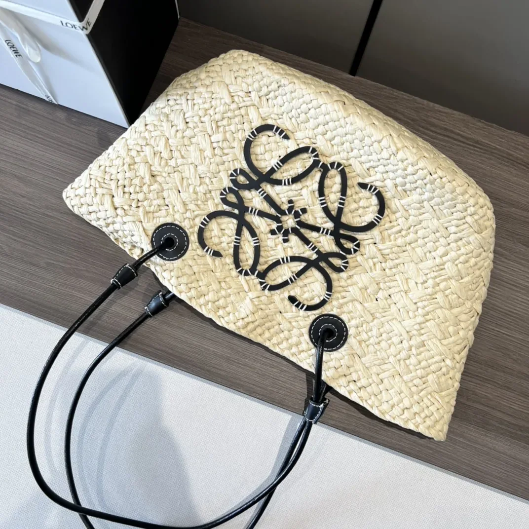 Loewe Small Anagram Basket Bag Beige/Black / A223P65X01 Loewe Small Anagram Basket Bag Beige/Black / A223P65X01