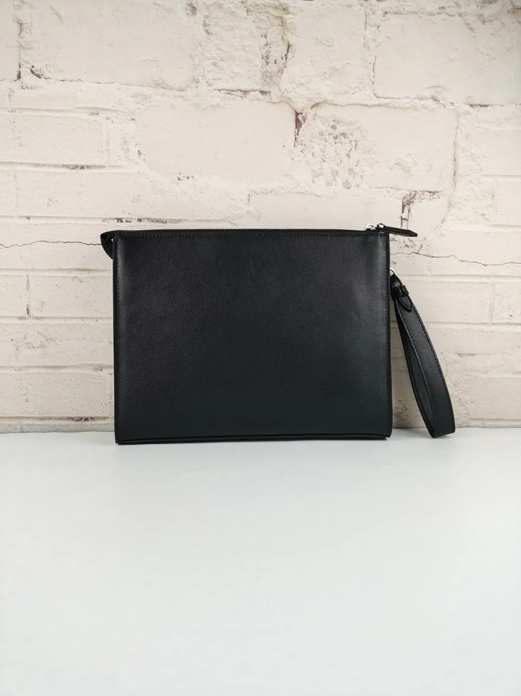 Fendi Flat Pouch In Black / FF 7VA491AFBFF0GXN Fendi Flat Pouch In Black / FF 7VA491AFBFF0GXN