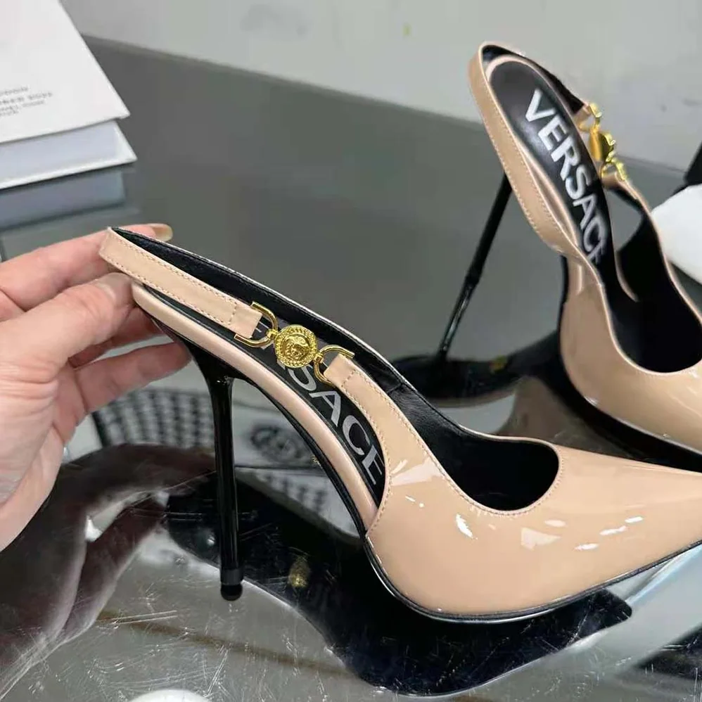 Versace Medusa '95 Slingback Pumps for Women in Pink Versace Medusa '95 Slingback Pumps for Women in Pink