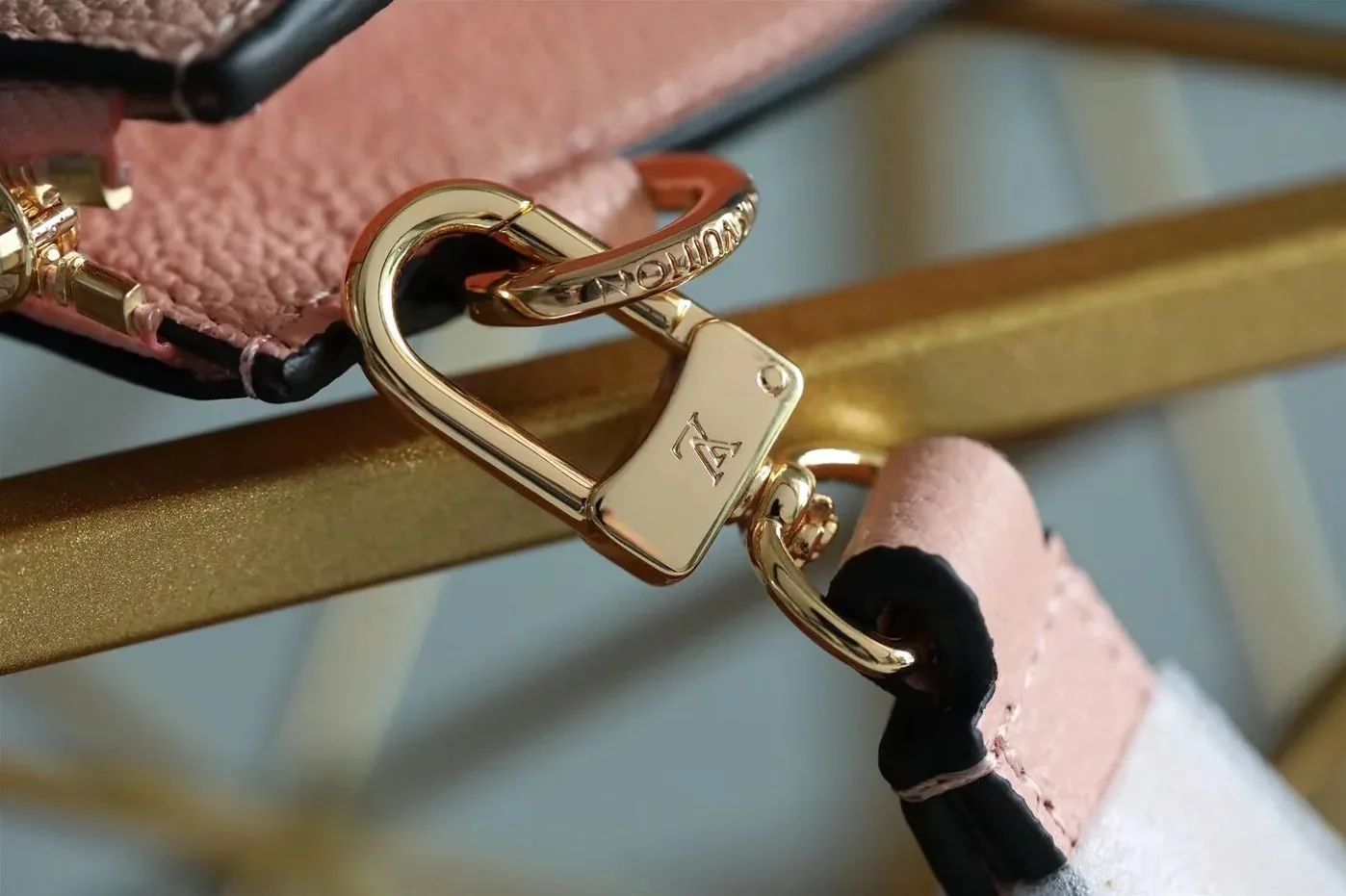 Louis Vuitton Pochette Melanie MM Monogram Empreinte Pink