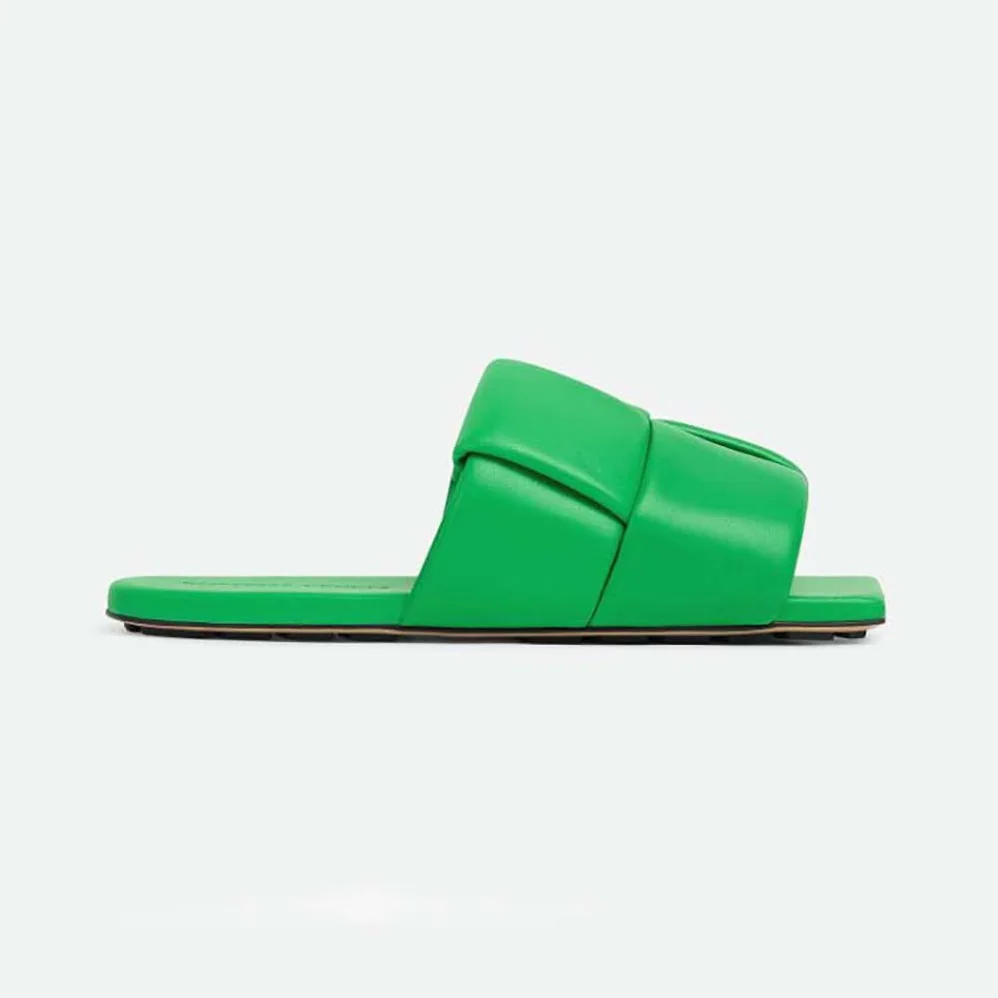 Bottega Veneta Patch Flat Mule Padded Intreccio Leather Flat Mules for Women in Green Bottega Veneta Patch Flat Mule Padded Intreccio Leather Flat Mules for Women in Green