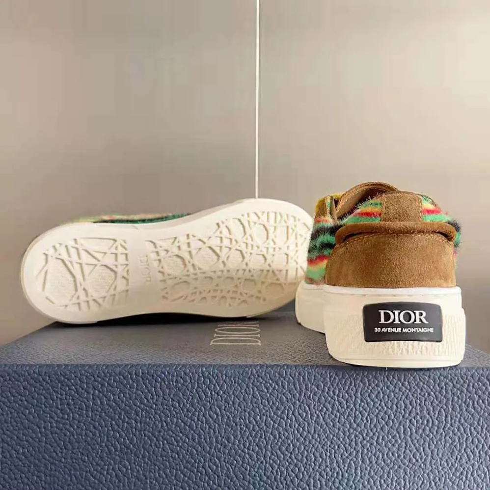 Dior Tears B33 Sneaker – Limited and Numbered Edition for Men in Yellow Dior Tears B33 Sneaker – Limited and Numbered Edition for Men in Yellow