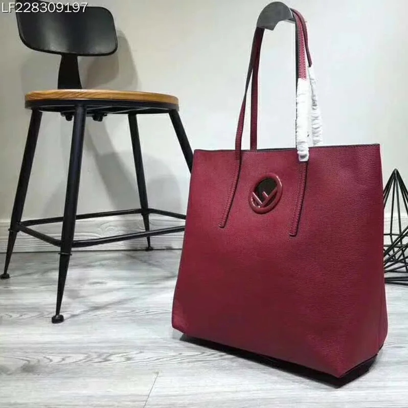 Fendi Leather Logo Shopper Bag for Women in Maroon Fendi Leather Logo Shopper Bag for Women in Maroon