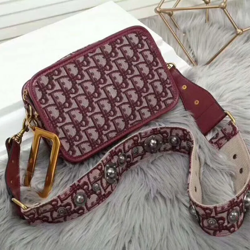 Dior Diorquake Clutch in Burgundy Canvas for Women in Carmine