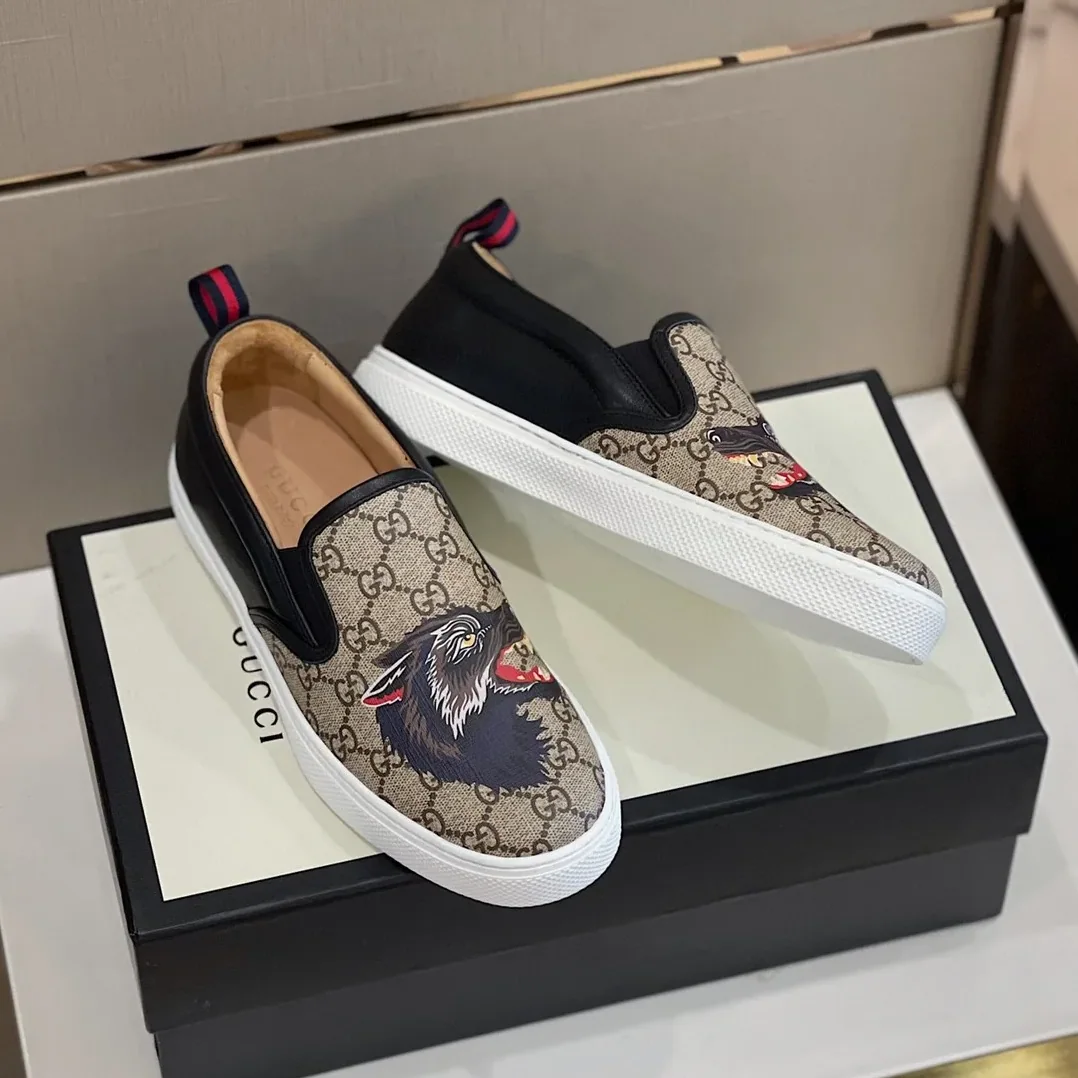 Gucci GG Supreme Slip-On With Wolf Printed Black And Gray for Men