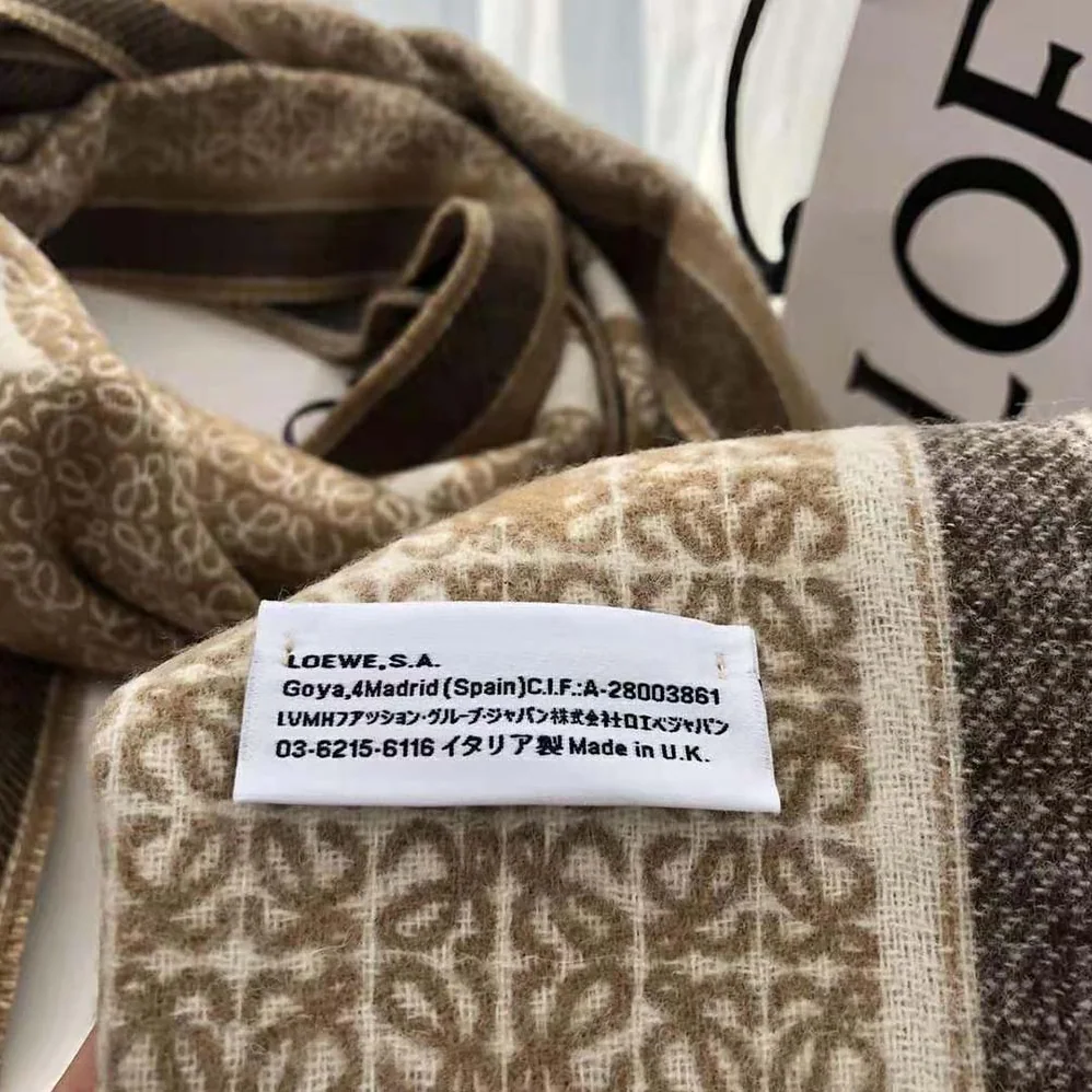 Loewe Love Scarf in Wool and Cashmere for Unisex in White