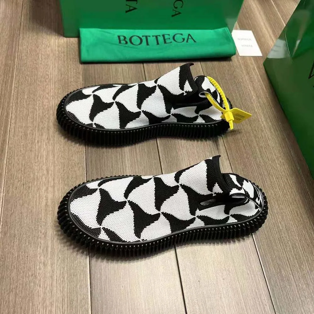 Bottega Veneta Ripple Wavy Triangle Tech Knit Slip-on Sneakers for Unisex in Black